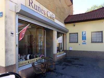 Runes Café
