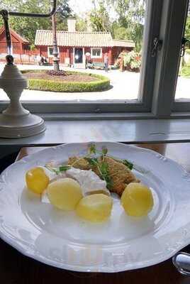 Systrarna Pa Gaggeska Garden