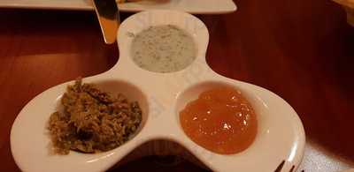 Mukut Indian Restaurant