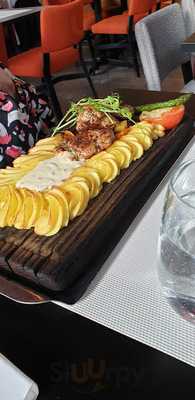 Parken Café Bar & Bistro