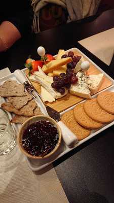 Parken Café Bar & Bistro