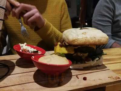 Bourbon Burgers, Cigars And Lounge