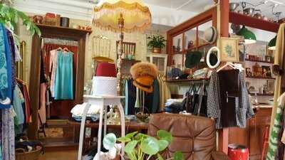 Adils Vintage Och Kaffebar