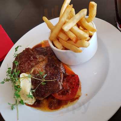 Husmans Bar & Bistro