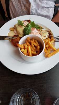 Husmans Bar & Bistro