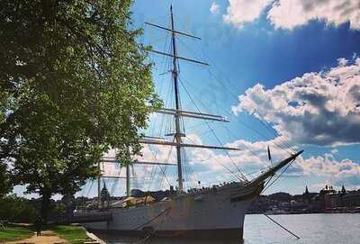 Bar & Bistro Chapman