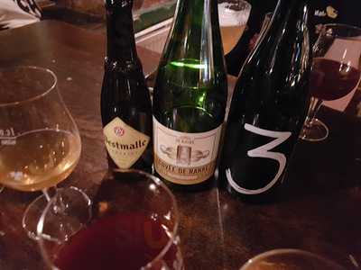 Level Booze & Burgers