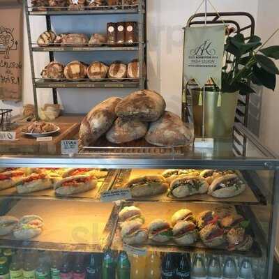 Leijons Stenungsbageri & Konditori