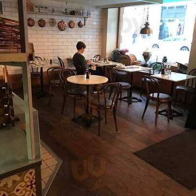 Kung Carls Bakficka - Tre Rum & Kök