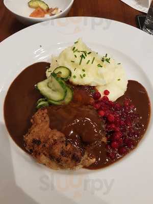 Mast Square Cafe & Bistro