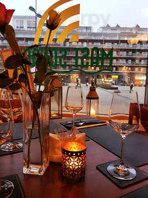 Mast Square Café & Bistro