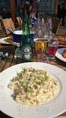 Sea Side Restaurant & Bar