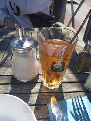 Sea Side Restaurant & Bar