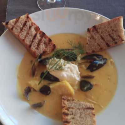 Sea Side Restaurant & Bar