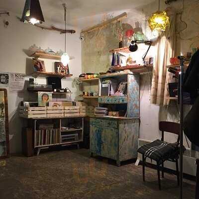 Something Interesting / Shos Tsikave