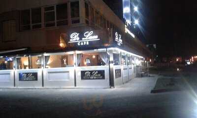 De Luxe Cafe