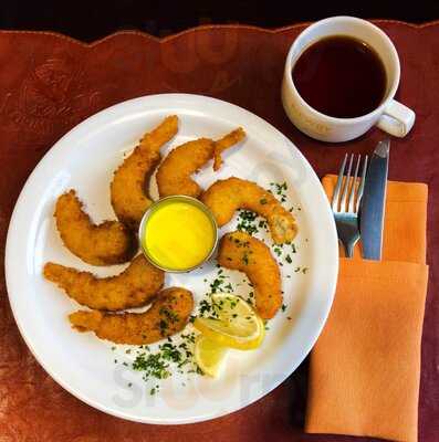 Golden Lion Irish Pub