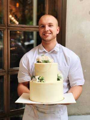 Doubledecker Cake & Coffee