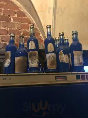 Pid Sinyoyu Plyashkoyu