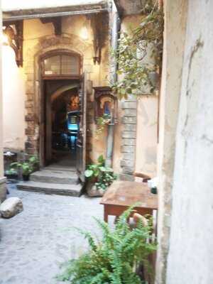 Pid Sinyoyu Plyashkoyu