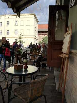 Teplyi Pyets Restaurant