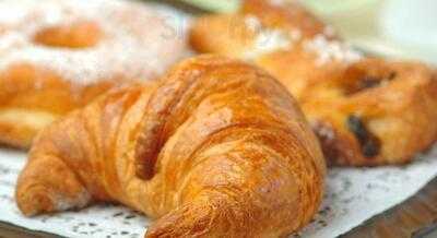 Croissant&coffee