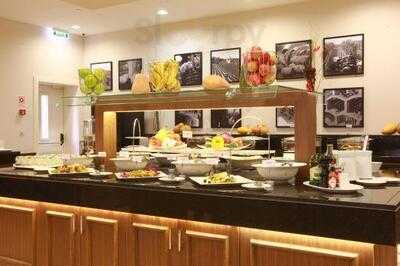 Starokievsky Restaurant & Lounge