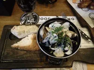 This Is Pivbar Na Kharkovskom