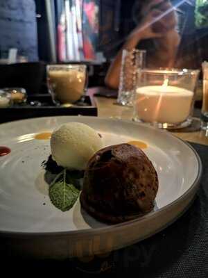 Tolstiy & Tonkiy Restaurant