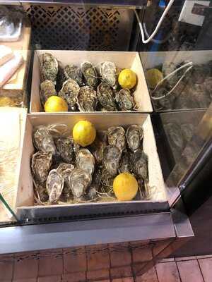 Prosciutteria Wine Food Bar