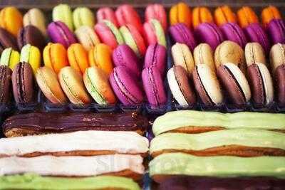 Honey. Cafe Patisserie