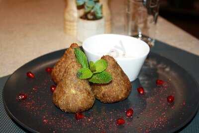 Lavender Restaurant. Bar. Cafe