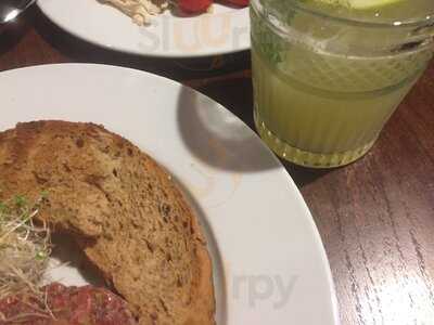 Khu Yum & Barmandictat