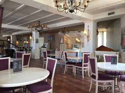 Wolkonsky Patisserie & Cafe