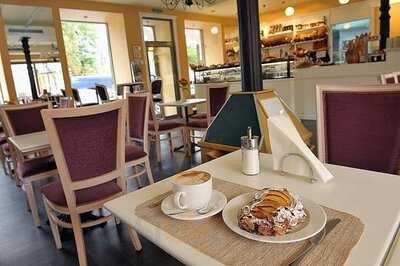 Wolkonsky Patisserie & Cafe