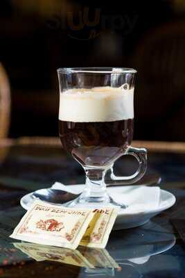 Dom Bergonie Art Cafe