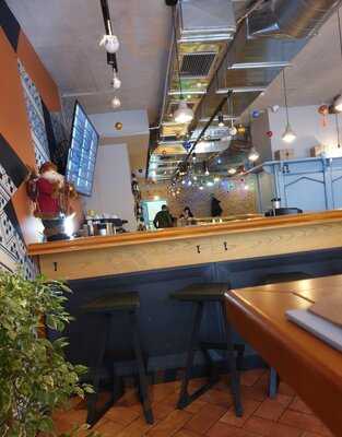 Mokri Vusa. Ukrainian Pub