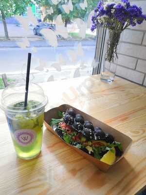 Drinks & Waffles Hub