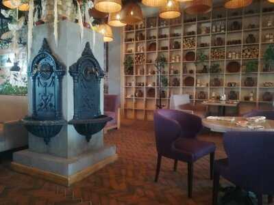 Khachapuri I Vino Georgian Cafe